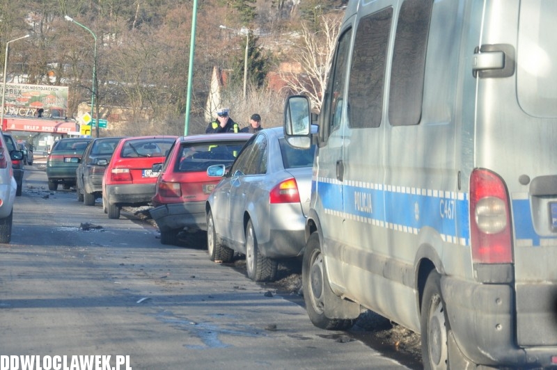 Karambol na moście! Zderzyło się 7 samochodów