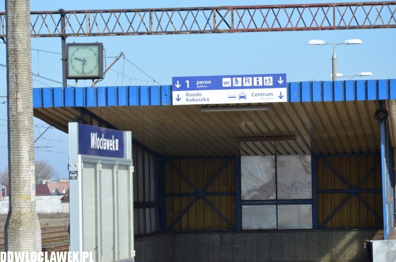 Kolejki na dworcu PKP kończą się w tunelu