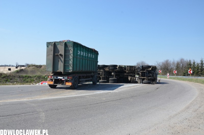 Wypadek ciężarówki z odpadami medycznymi