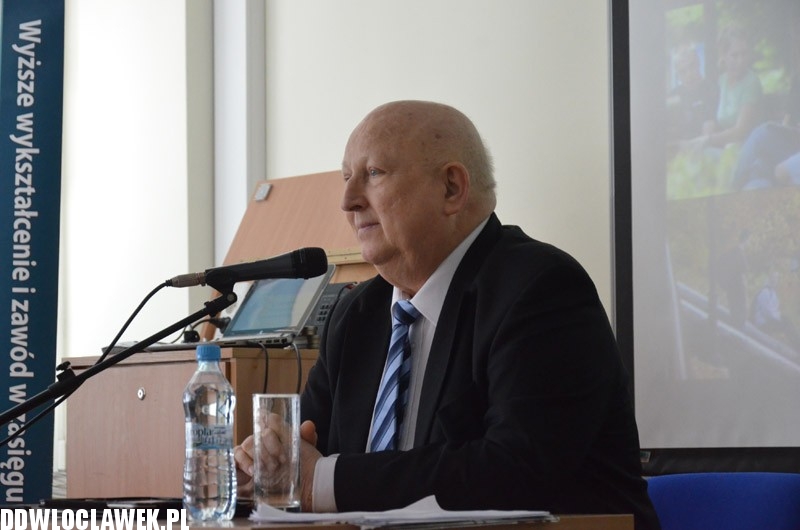 Wykład Józefa Oleksego we włocławskiej PWSZ