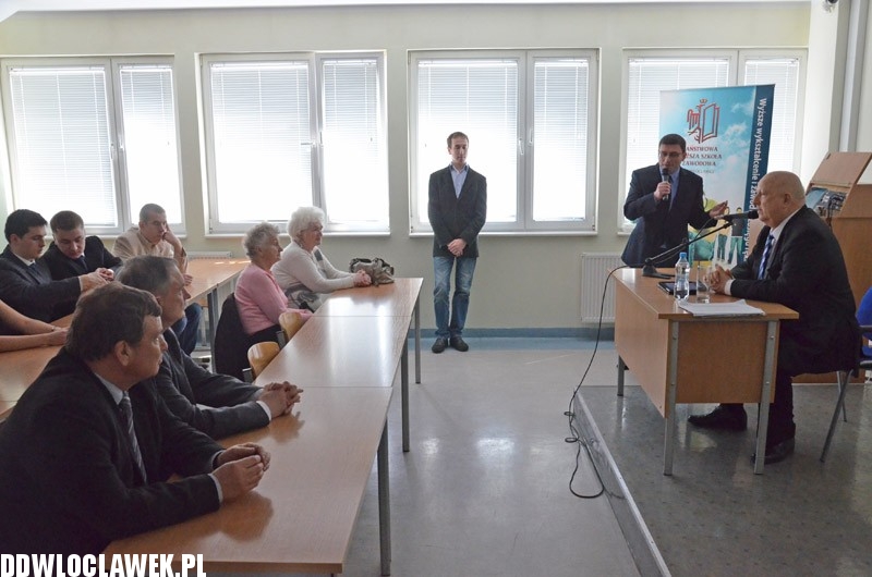 Wykład Józefa Oleksego we włocławskiej PWSZ