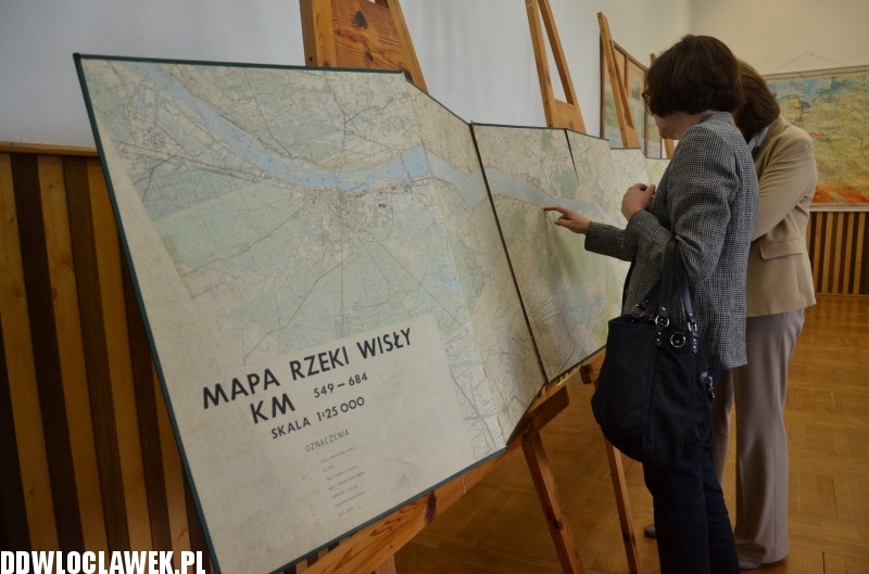 Podpisanie umowy w sprawie remontu tamy
