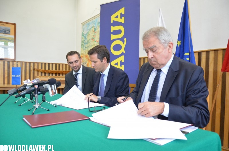 Podpisanie umowy w sprawie remontu tamy