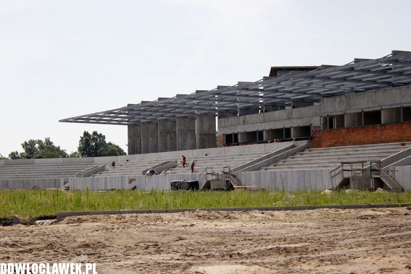 Rośnie włocławska arena lekkoatletyczna