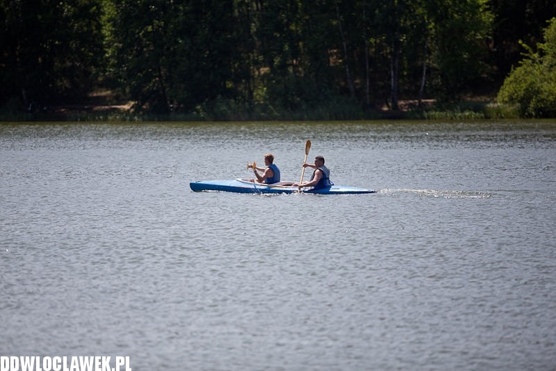 Włocławianie na plaży nad jeziorem Czarnym