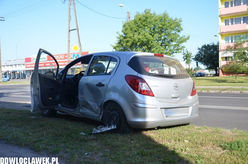 Groźna kolizja na skrzyżowaniu...