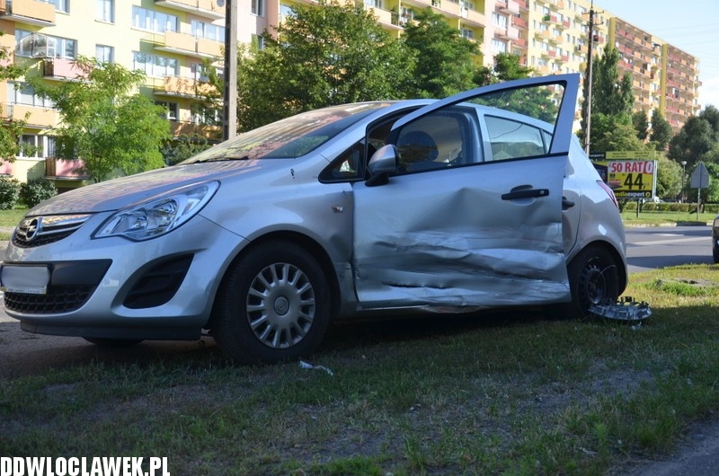 Groźna kolizja na skrzyżowaniu...