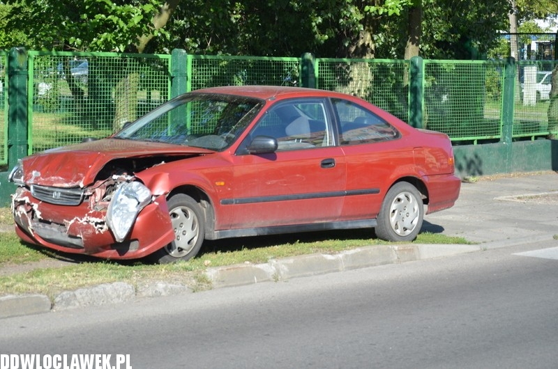 Groźna kolizja na skrzyżowaniu...