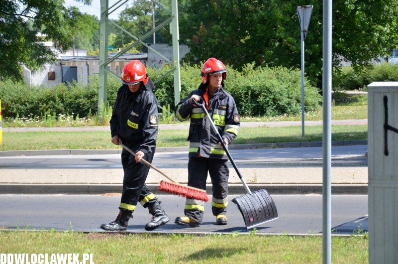 Straż pożarna sprząta rondo Falbanka