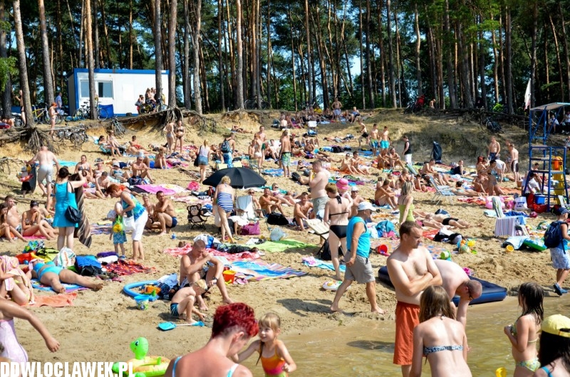 Goracy weekend! Plaża nad jeziorem Wikaryjskim