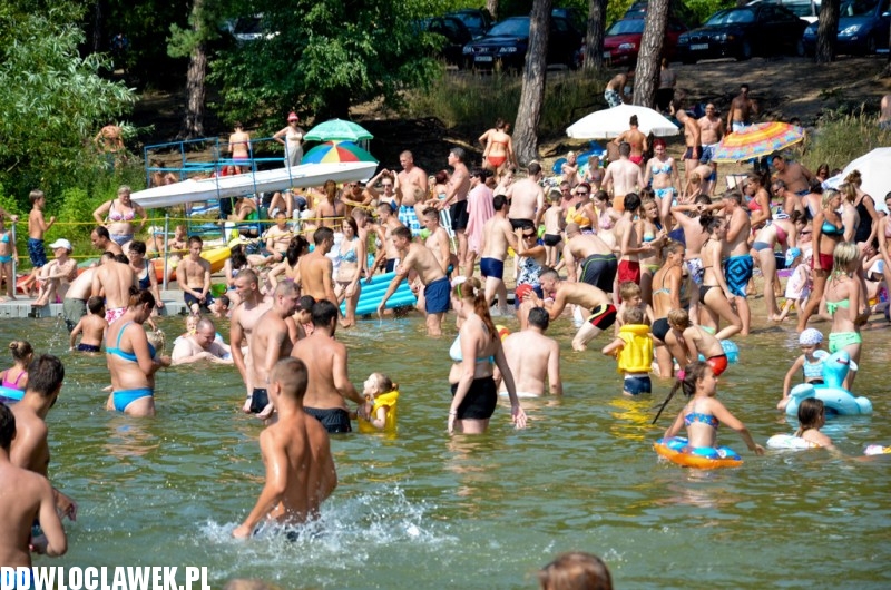Goracy weekend! Plaża nad jeziorem Wikaryjskim