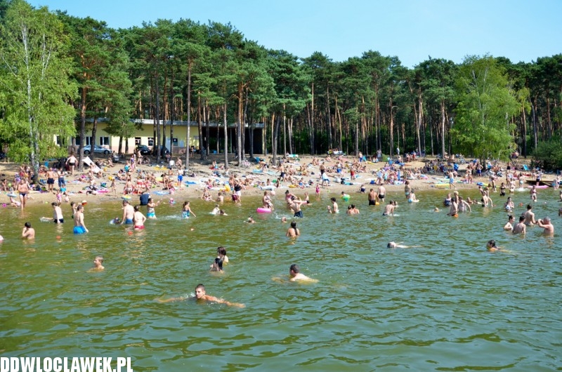 Gorący weekend! Plaża nad jeziorem Czarnym
