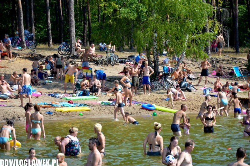 Gorący weekend! Plaża nad jeziorem Czarnym