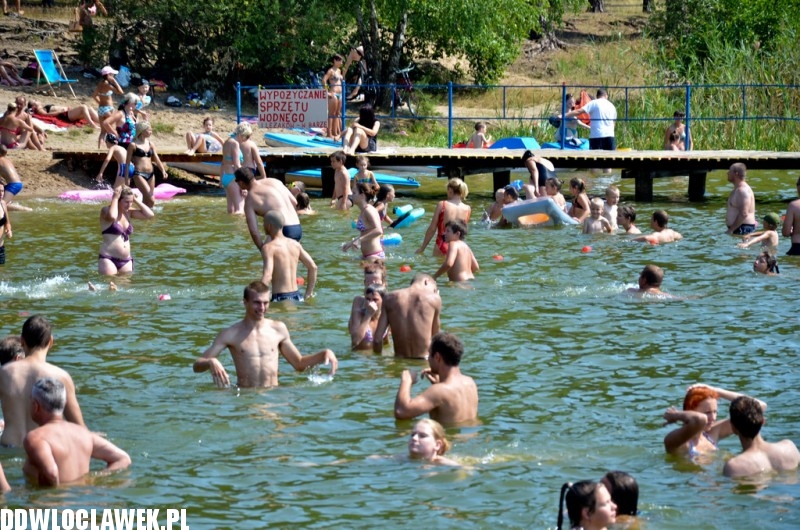 Gorący weekend! Plaża nad jeziorem Czarnym