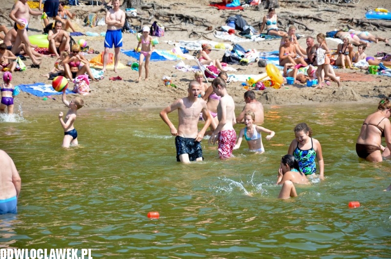 Gorący weekend! Plaża nad jeziorem Czarnym