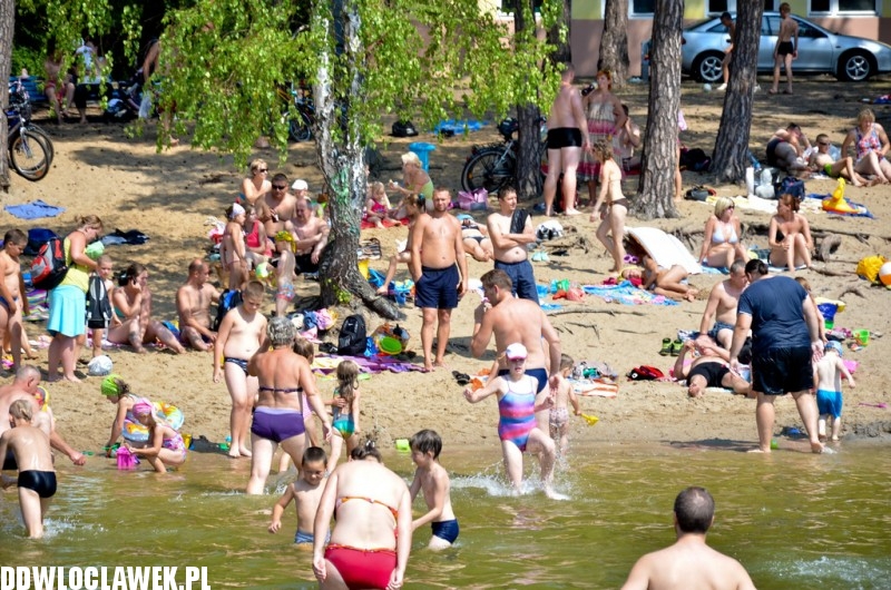 Gorący weekend! Plaża nad jeziorem Czarnym