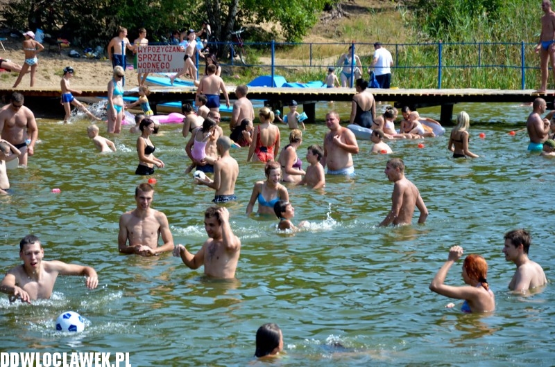 Gorący weekend! Plaża nad jeziorem Czarnym