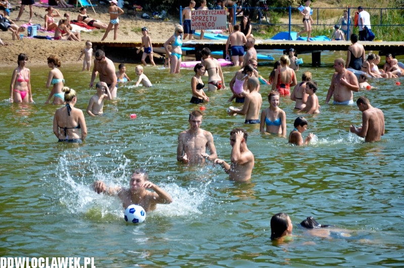 Gorący weekend! Plaża nad jeziorem Czarnym