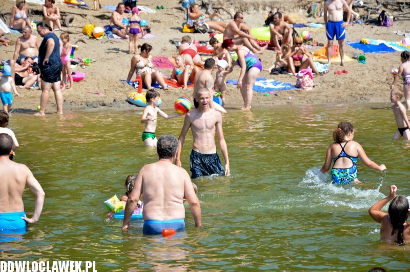 Gorący weekend! Plaża nad jeziorem Czarnym