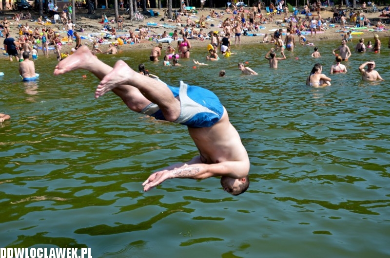 Gorący weekend! Plaża nad jeziorem Czarnym