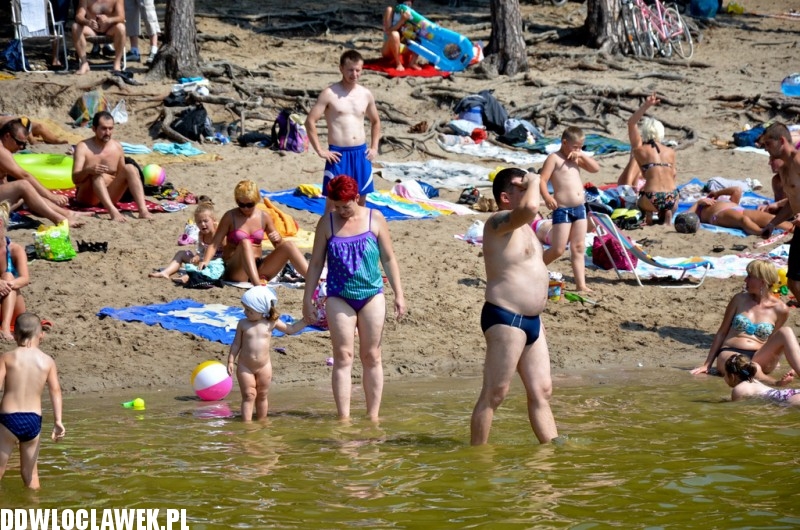 Gorący weekend! Plaża nad jeziorem Czarnym