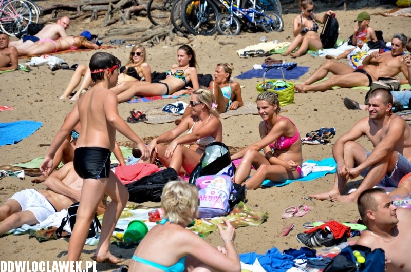Gorący weekend! Plaża nad jeziorem Czarnym
