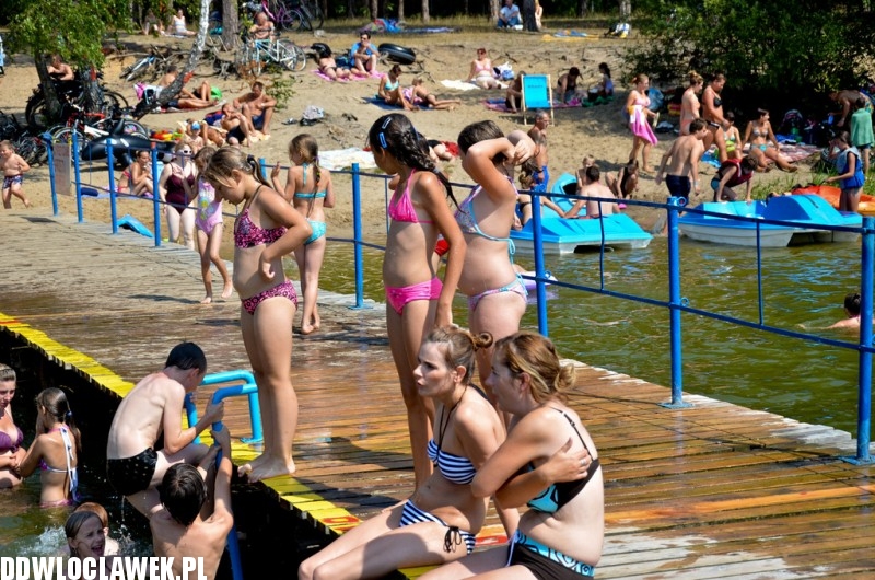 Gorący weekend! Plaża nad jeziorem Czarnym