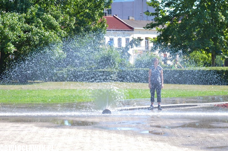 Kurtyna wodna ponownie na placu Wolności