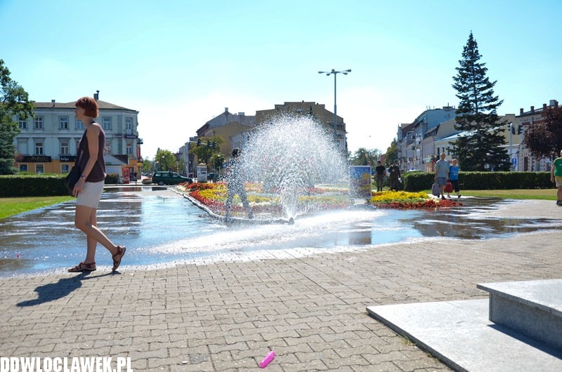 Kurtyna wodna ponownie na placu Wolności
