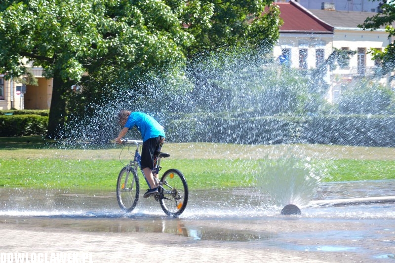 Kurtyna wodna ponownie na placu Wolności