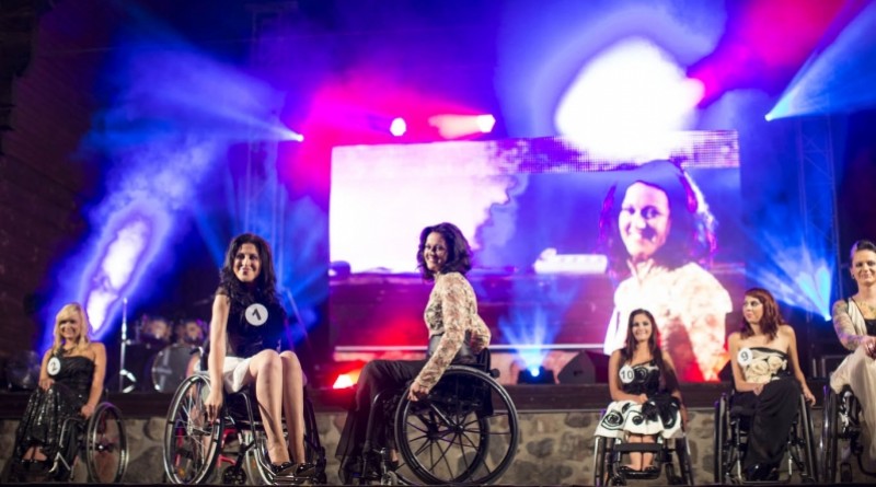 Tusk na wyborach Miss Polski