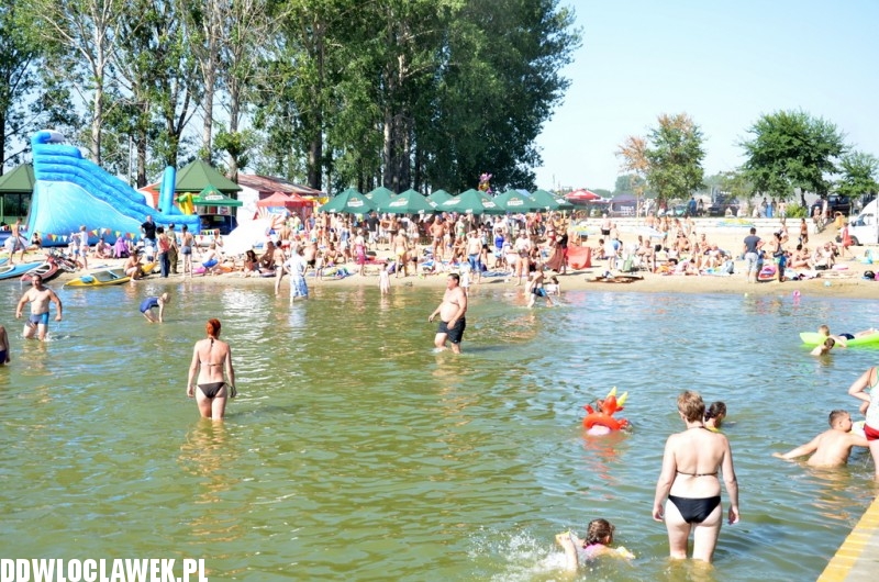Plaża nad jeziorem Choceńskim podczas zlotu