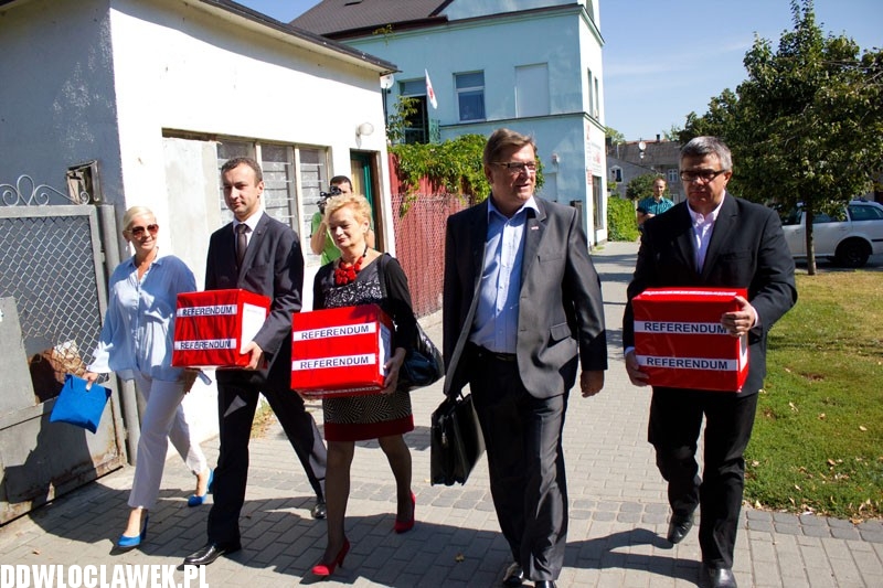 Będzie referendum? Dziś złożono podpisy włocławian