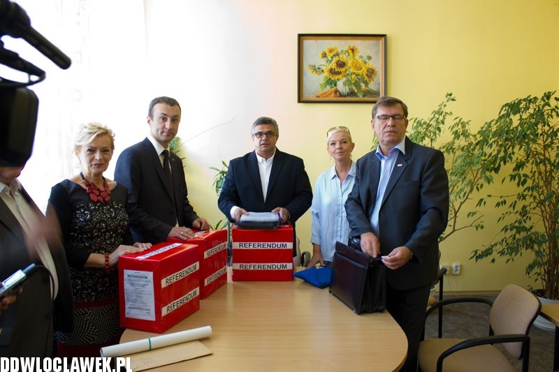 Będzie referendum? Dziś złożono podpisy włocławian