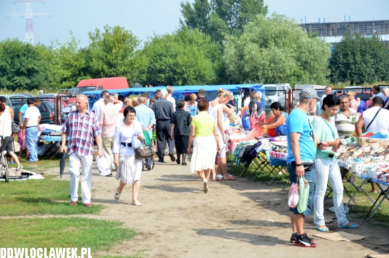 Targowisko przy Alei Kazimierza Wielkiego
