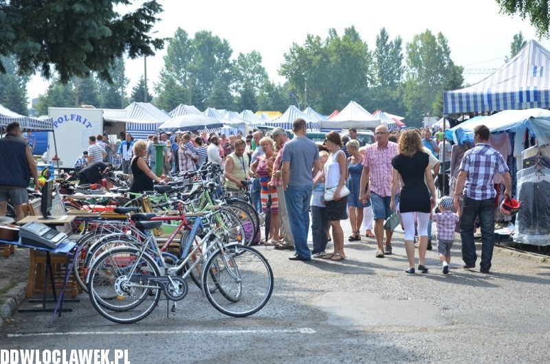 Targowisko przy Alei Kazimierza Wielkiego