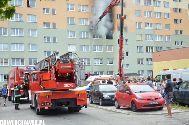 Pożar w bloku przy ulicy Hożej