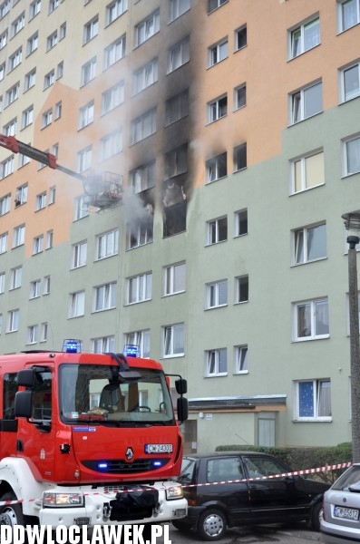 Pożar w bloku przy ulicy Hożej
