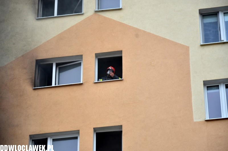 Pożar w bloku przy ulicy Hożej