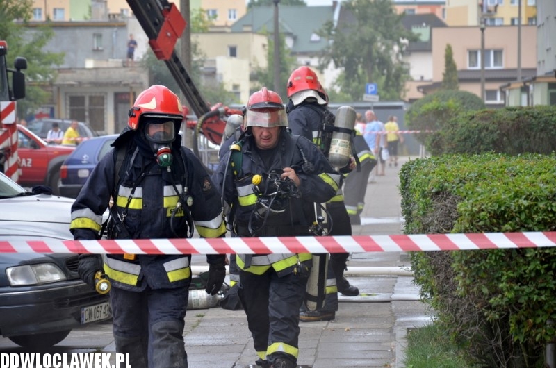 Pożar w bloku przy ulicy Hożej