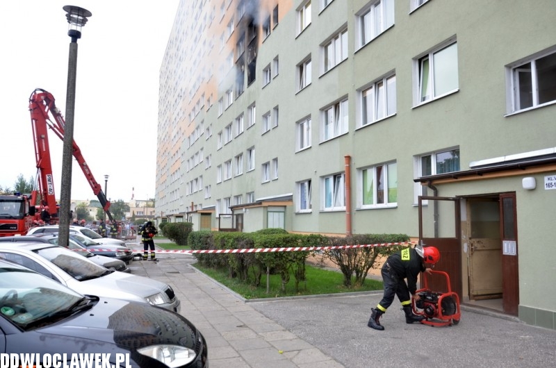 Pożar w bloku przy ulicy Hożej