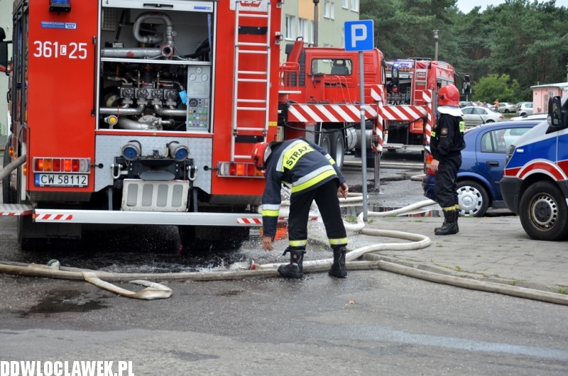 Pożar w bloku przy ulicy Hożej