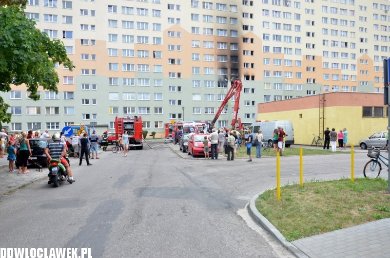 Pożar w bloku przy ulicy Hożej