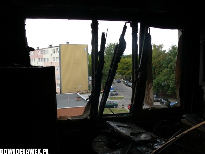 Wnętrze spalonego mieszkania  przy ul. Hożej 1