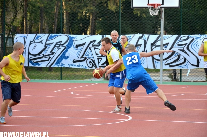 Międzyosiedlowy turniej koszykówki kibiców
