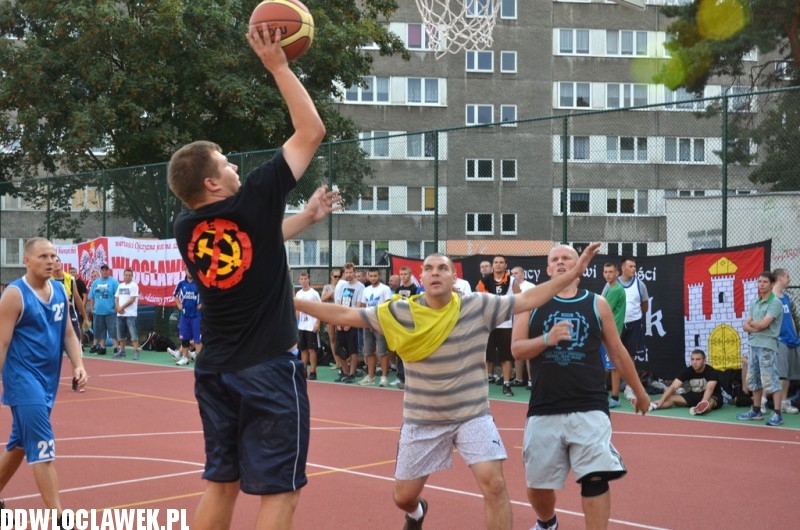 Międzyosiedlowy turniej koszykówki kibiców