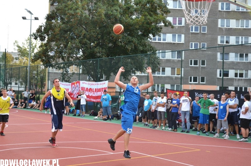 Międzyosiedlowy turniej koszykówki kibiców