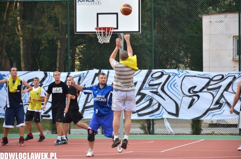 Międzyosiedlowy turniej koszykówki kibiców