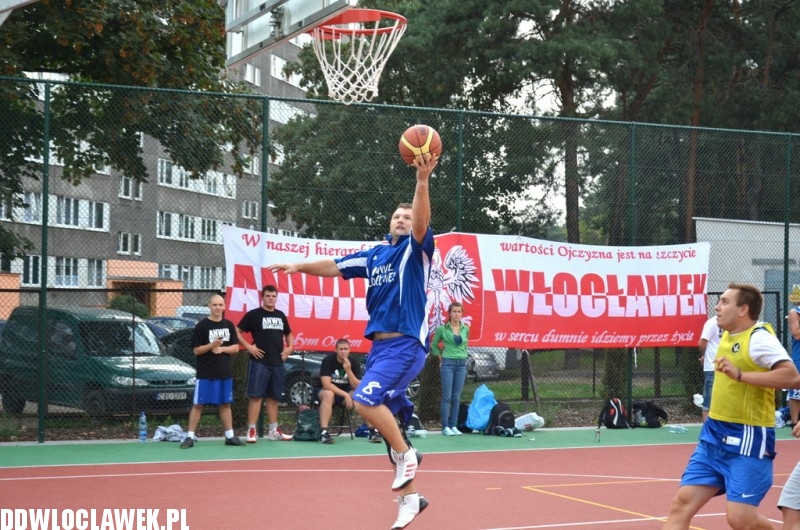 Międzyosiedlowy turniej koszykówki kibiców