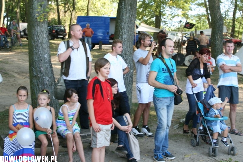 Wikingowie i Słowianie na plaży w Kikole